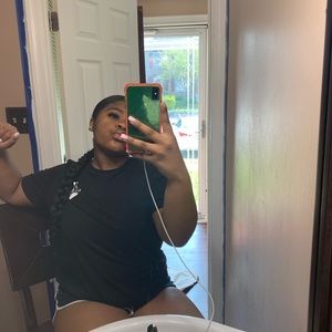 Meet your Posher, A m a r i